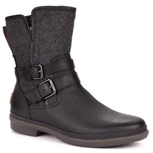 UGG Simmens Black Leather Waterproof Boots 9